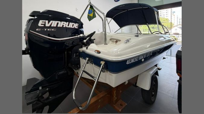 02 LANCHA BAYLINER 160 – 2001
