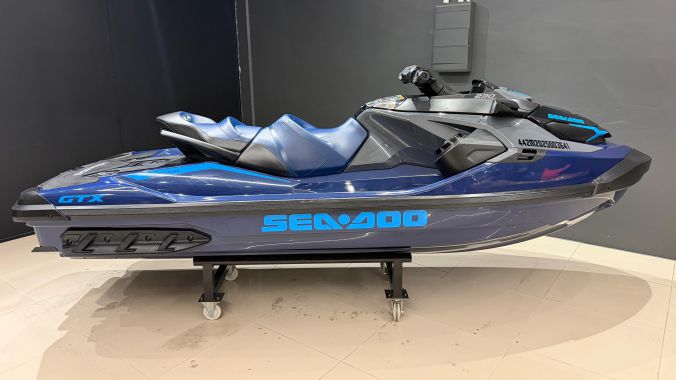02 Sea Doo GTX 230 2025